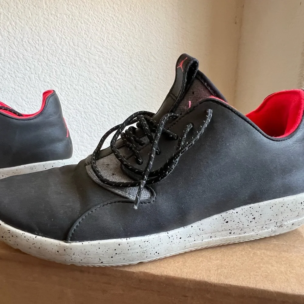 Jordan Eclipse sneaker size 9.5 in Good Condition - Picture 3 of 9